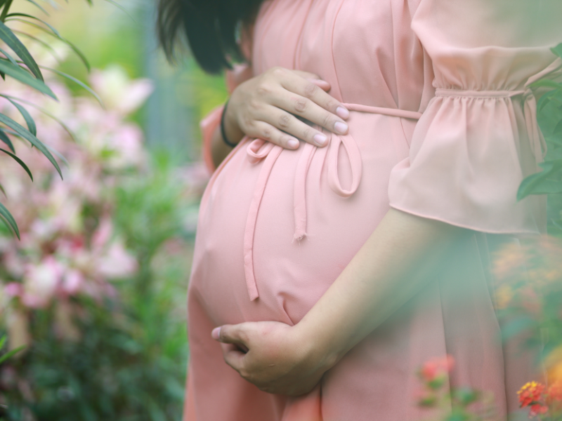 Yeni Doğum Yapan Anneler Buraya: Lohusalığa Aromaterapi Rehberliği